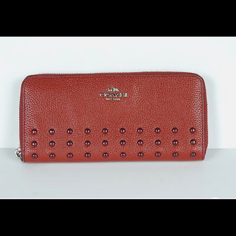 New COACH Lacquer Rivets slim accordion Zip arround Wallet Leather red currant